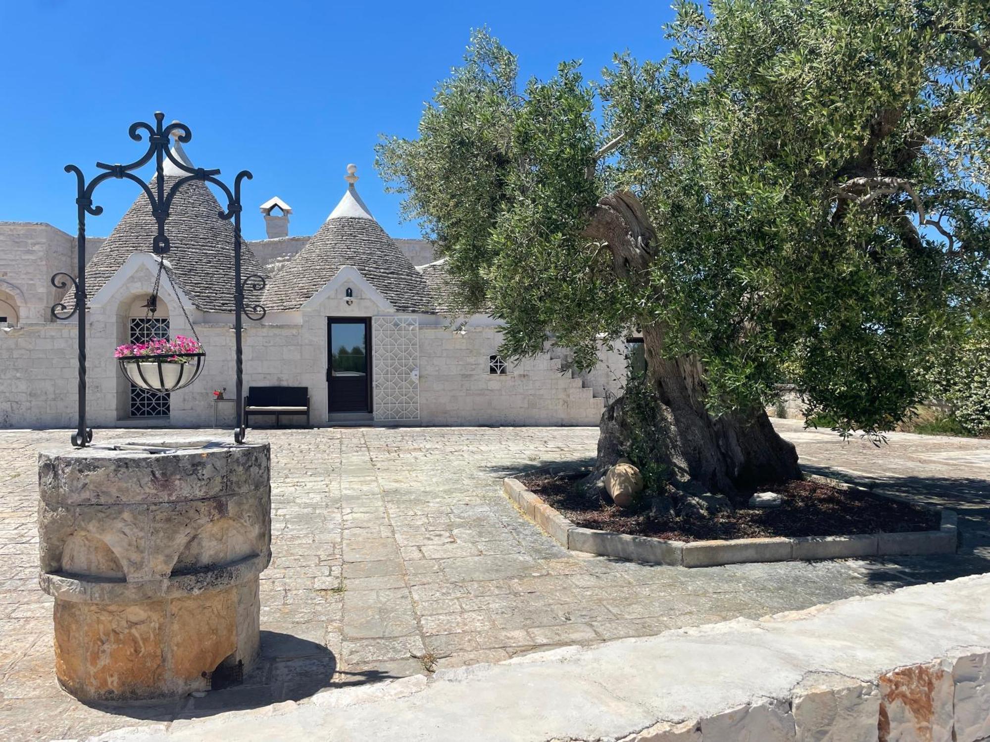 Dimora San Michele Hotel Castellana Grotte Exterior photo